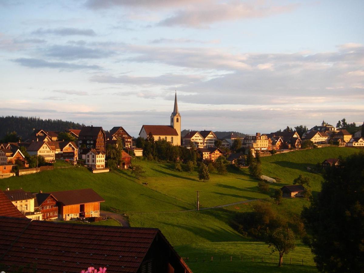 Schwellbrunn,Ferienwohnung Mit Saentissicht المظهر الخارجي الصورة